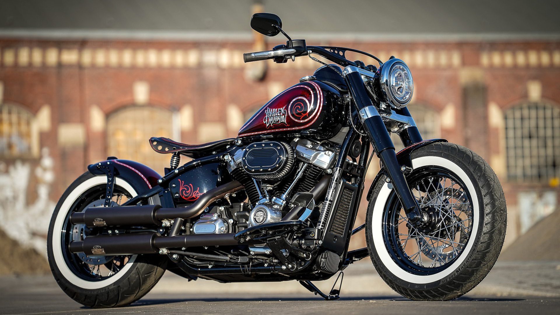 2016年季后赛:面对雷霆的“生死战”,库里挺身而出,投中多个超远距离三分,赢得“最佳表现”